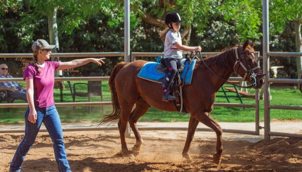 רכיבה על סוסים לילדים
